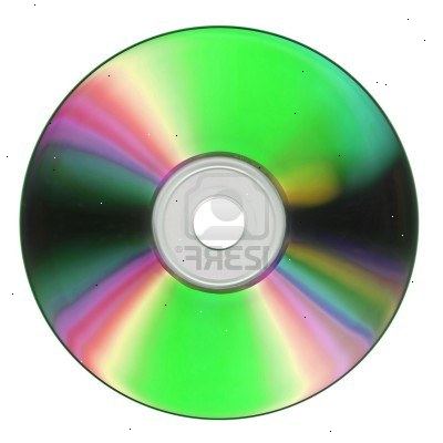 Hur du spelar in musik från en DVD-video till en CD. Den viktigaste delen av att göra denna rätt är att se till att alla dina elektronik ordentligt anslutna.